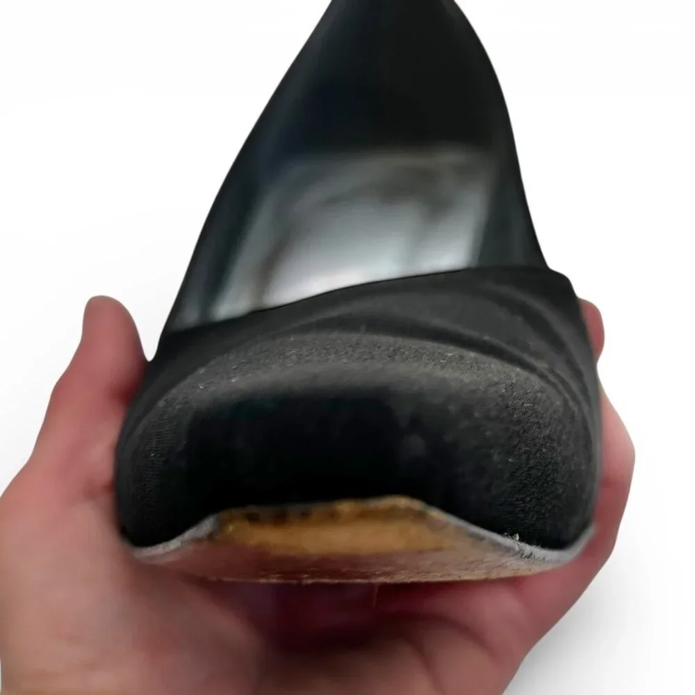 STUART WEITZMAN Vintage Y2K Black Crepe Pointed Toe Pumps 3” Heel Classic